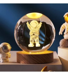 Astronot Tasarımlı Işıklı Cam Küre Kod 52