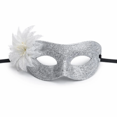 Gümüş Simli Tüylü Balo Maskesi – Kadın Parti & Maskeli Balo Maskesi