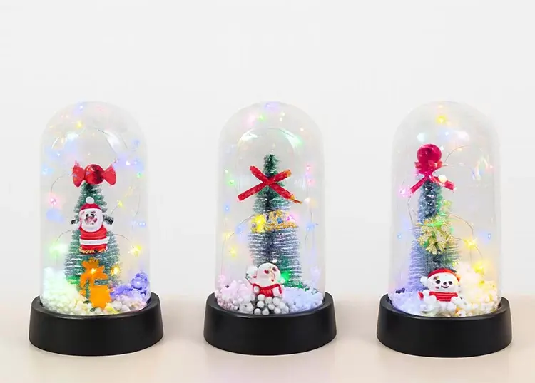 Yılbaşı Temalı Işıklı Dekoratif Cam Fanus - Model 2