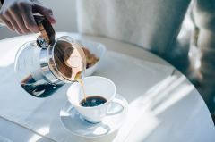 Hario V60 02 Kahve Servis Sürahisi Olive Wood (600 ml)