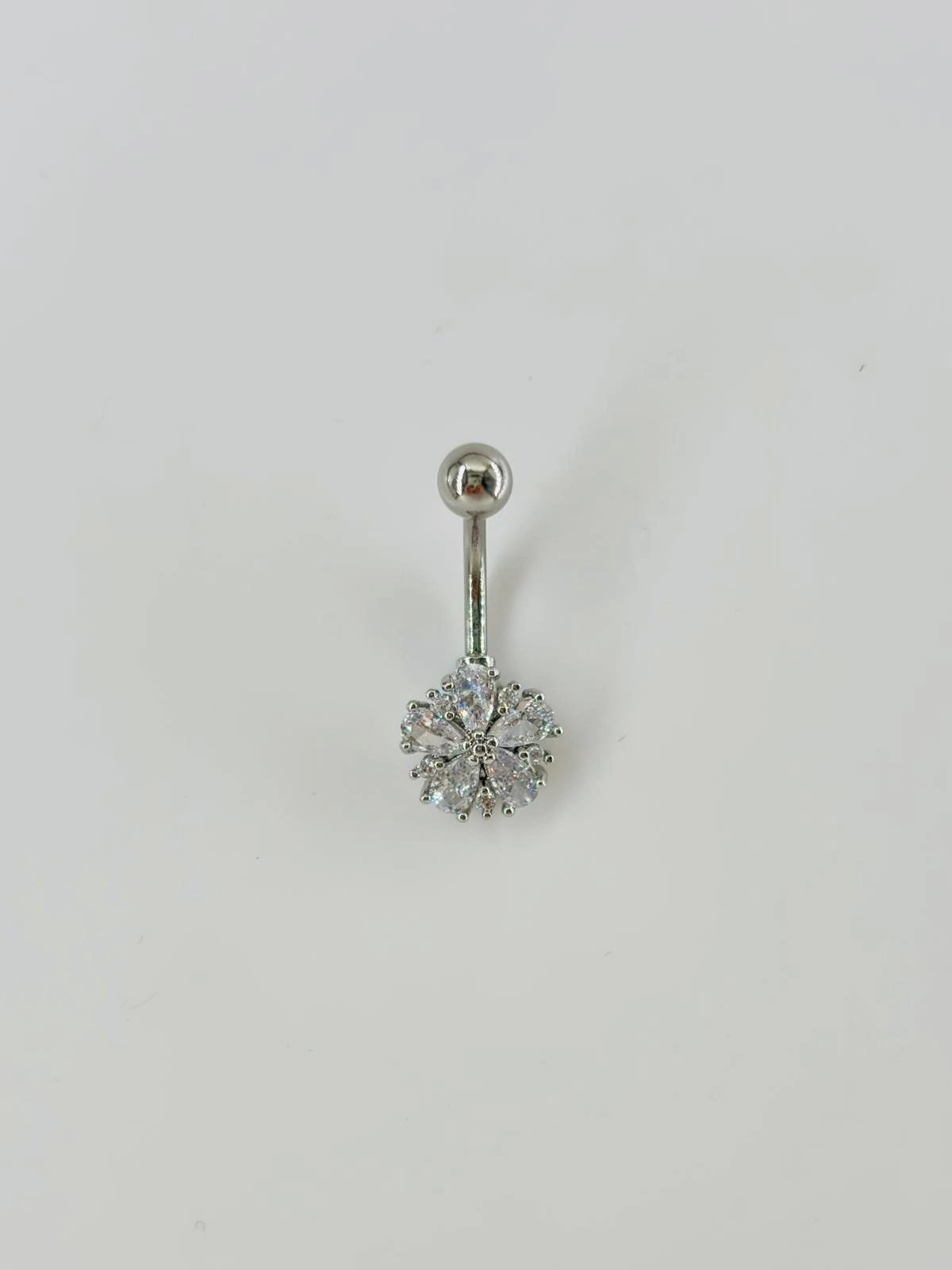 Çiçek Detaylı Göbek Piercing