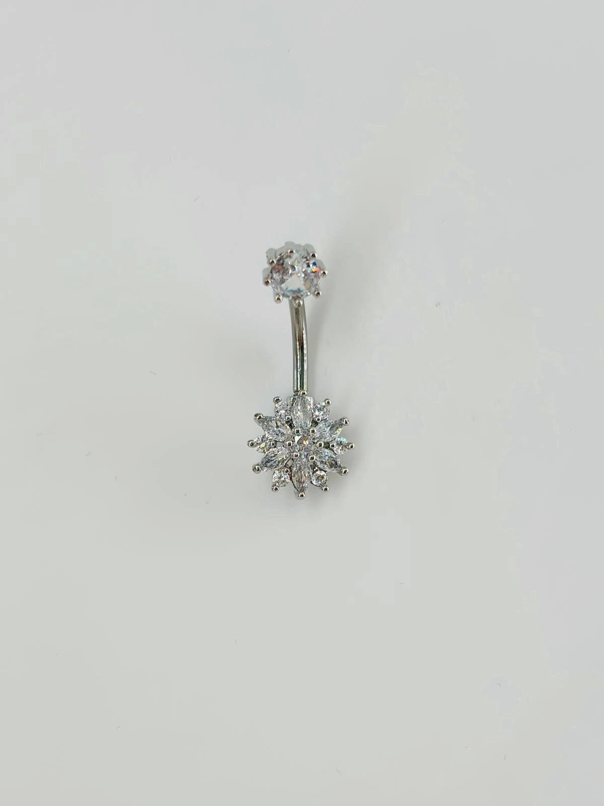 Çiçek Detaylı Göbek Piercing