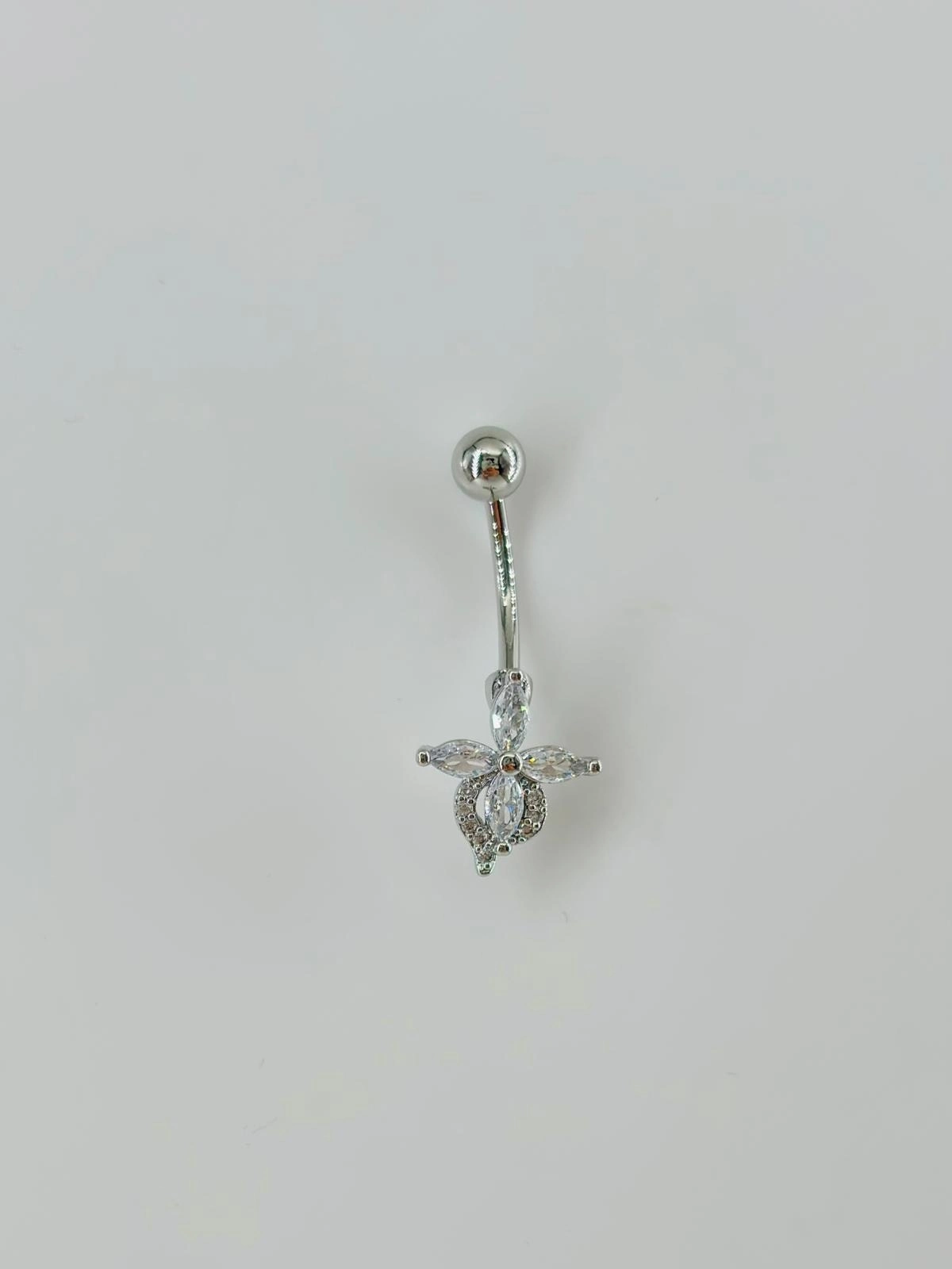 Çiçek Detaylı Göbek Piercing
