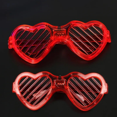 Kırmızı Led Işıklı Kalp Gözlük – 3 Modlu Parti & Glow Gözlüğü