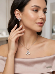 İncidetaylı Çiçek Tasarımlı Set