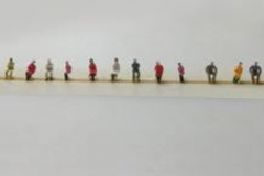 Oturan İnsan Figürü - 1/50 - 4'lü