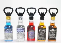 İkonik İçecek Şişesi Tasarımlı Magnetli Şişe Açacağı - Model 1