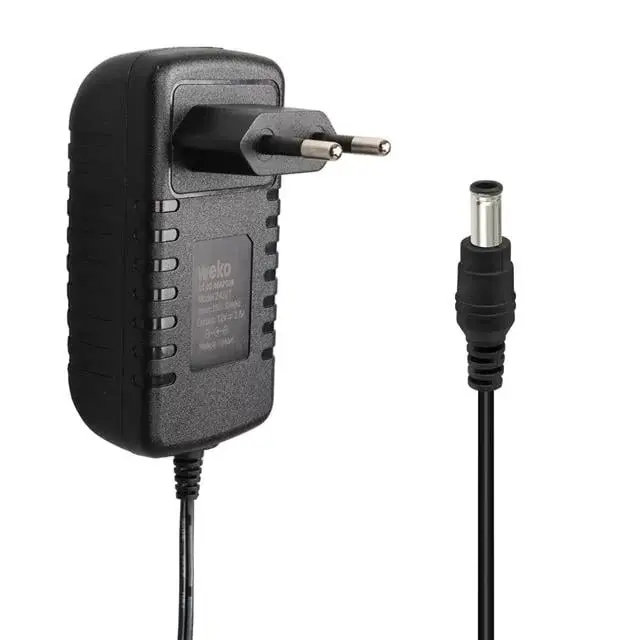 Weko 12 Volt - 2.5 Amper 5.5*2.5 Uçlu Yerli Üretim Plastik Kasa Priz Tipi Adaptör