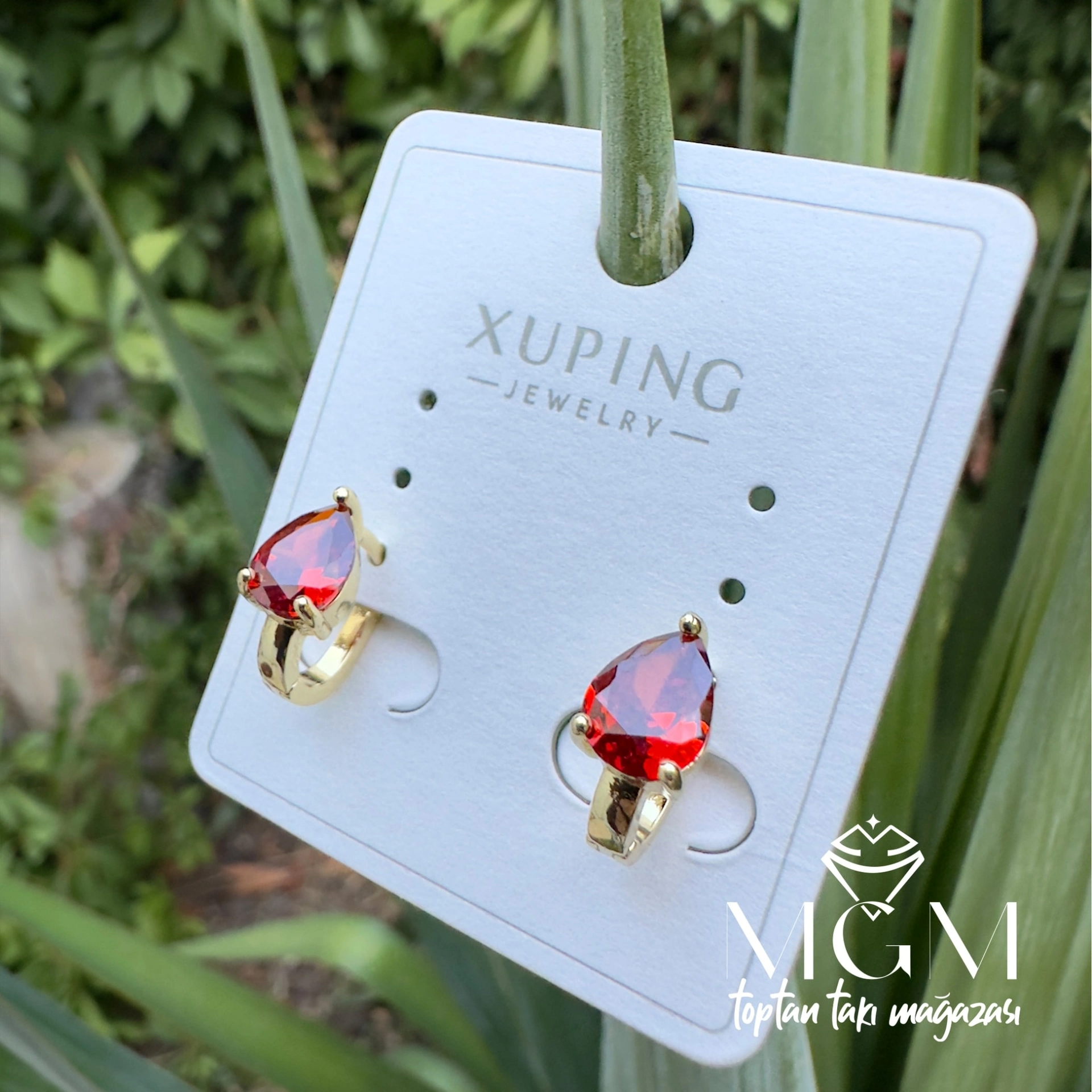 Xuping Taşlı Küpe