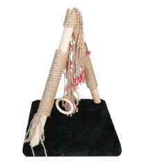 Püsküllü Boncuklu Kedi Tırmalama Tahtası + Oyun Alanı 30*40 cm Siyah