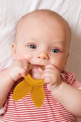 Babyjem Ahşap Halka Diş Kaşıyıcı Sarı