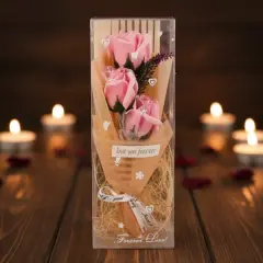 Şeffaf Kutulu Üç Gül Buketi