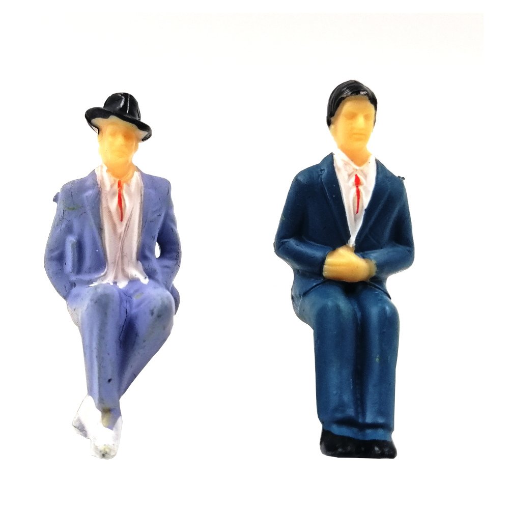 Maket Boyalı Oturan İnsan 2 Adet 1/30